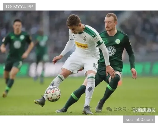 门兴边路逼抢限制莱比锡进攻,半场成功守住平局